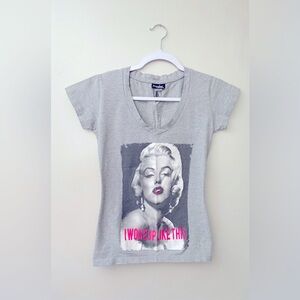 Marilyn Monroe woman’s small graphic T-shirt